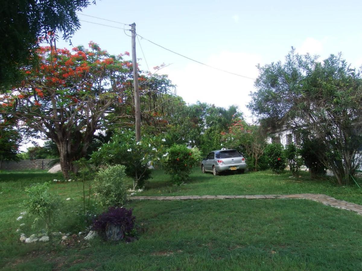 Fred Hunter Villa Tiwi Exterior foto